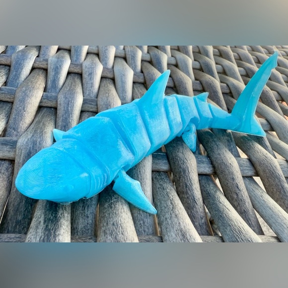 3d Printed Fidget Blue Shark, Flexi  Shark, Articulated Fidget Toy, 3D Printed - Picture 1 of 15